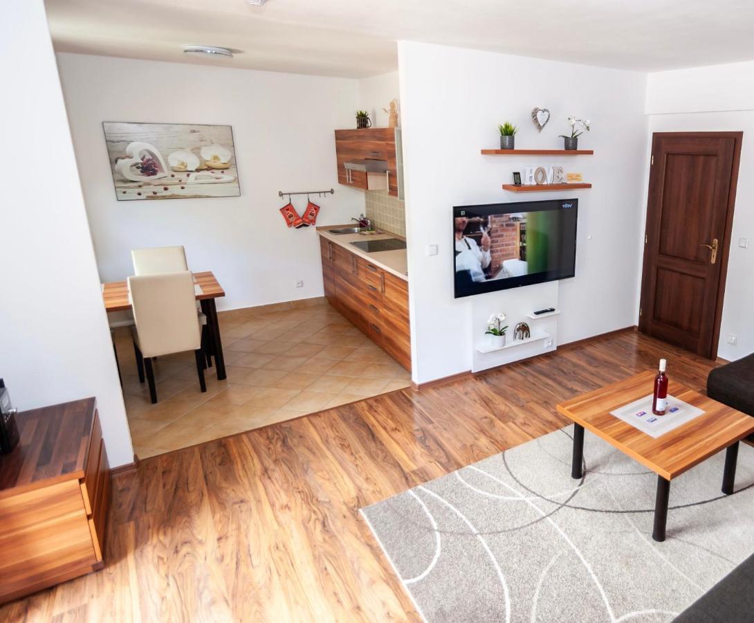 Apartamento Vila Helena - Apartmán Helena 15 Ruzomberok Exterior foto